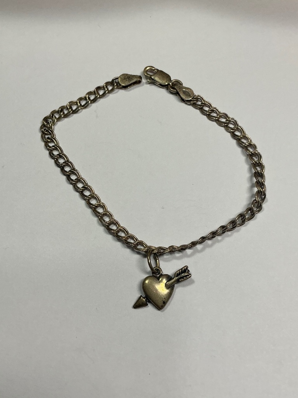 QGI Italian Sterling Silver Double Loop Bracelet W/ Heart & Arrow Charm. 7” long